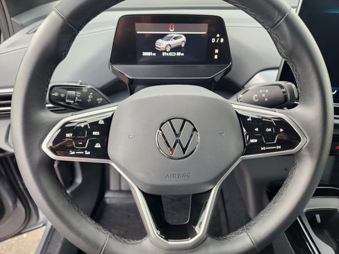 Used 2024 Volkswagen ID.4 Pro image 10