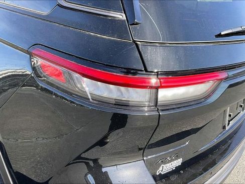 New 2026 Jeep Grand Cherokee Altitude AWD/4WD image 25