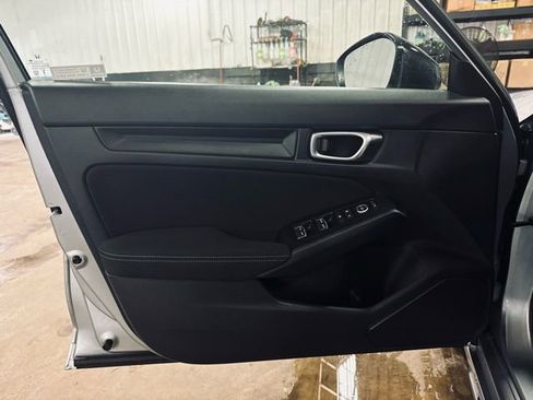 Used 2023 Honda Civic Sport image 10