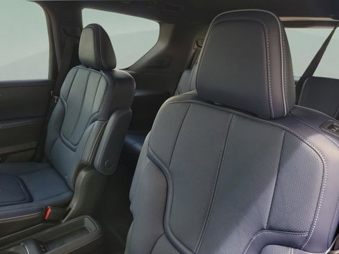 Certified 2026 INFINITI QX80 4WD w/ Sport Exterior Package image 24