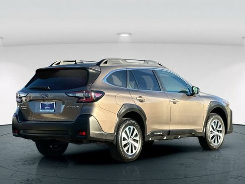 Used 2023 Subaru Outback Premium image 6