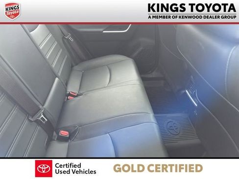 Used 2022 Toyota RAV4 XLE Premium image 9