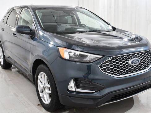 Used 2023 Ford Edge SEL w/ Convenience Package image 4