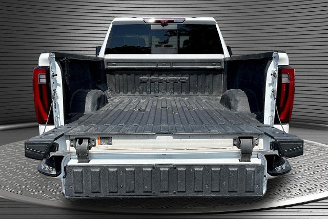 Used 2024 GMC Sierra 2500 Denali Ultimate AWD/4WD image 7