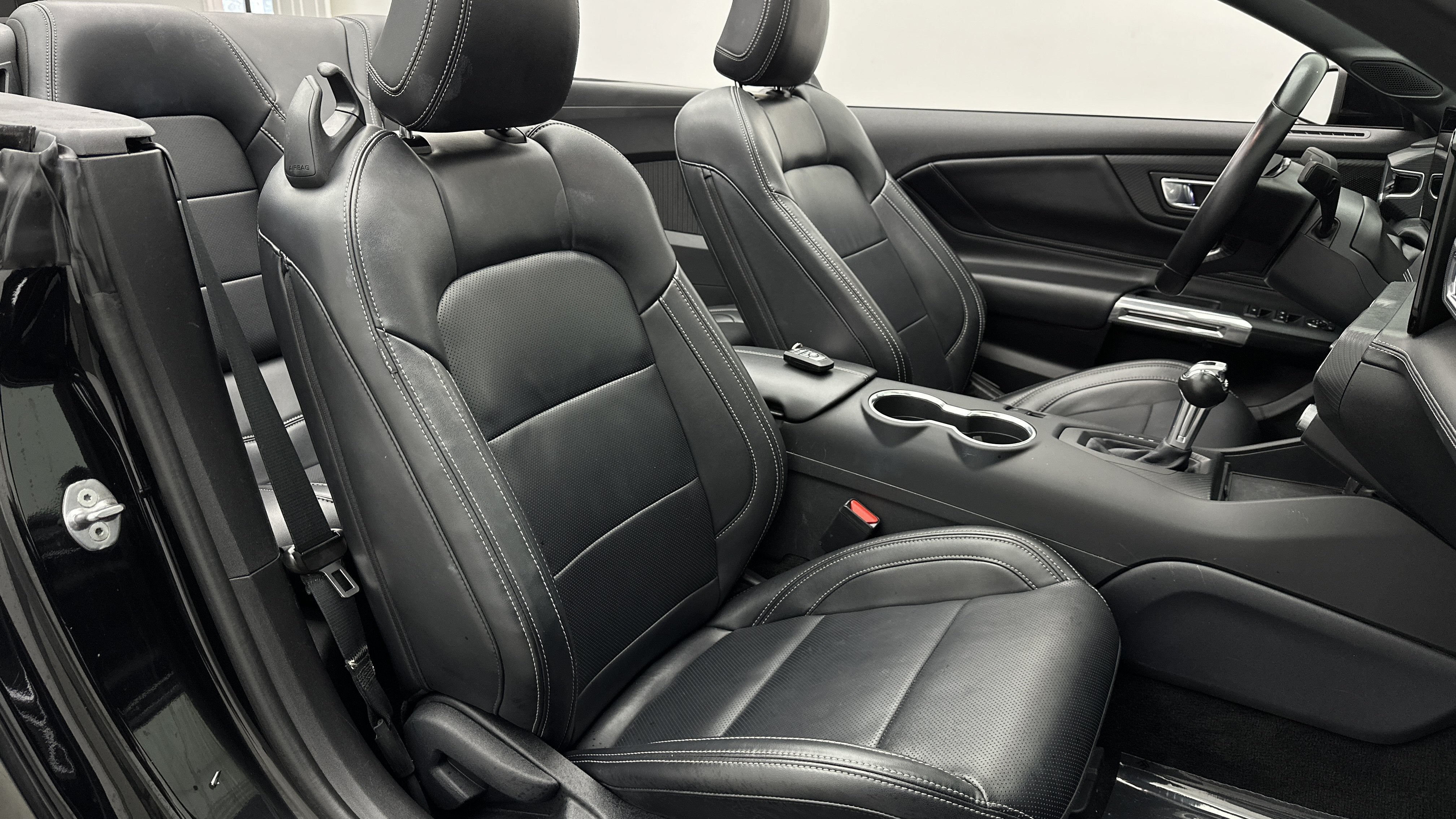 Used 2025 Ford Mustang Premium RWD image 30