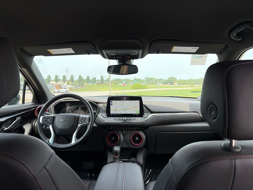 Used 2025 Chevrolet Blazer RS FWD image 38