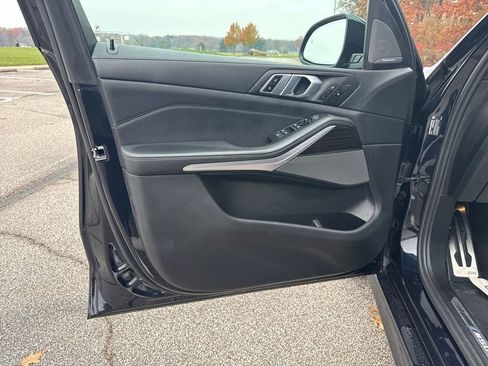 Used 2023 BMW X5 M50i image 10