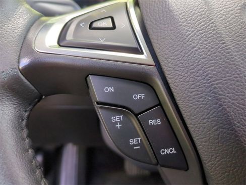 Used 2016 Ford Fusion SE w/ Equipment Group 201A image 15