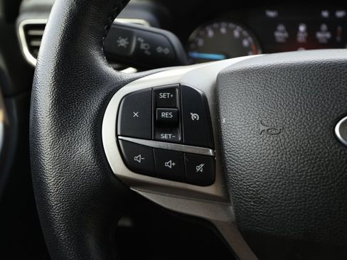 Used 2023 Ford Explorer XLT w/ Equipment Group 202A image 13