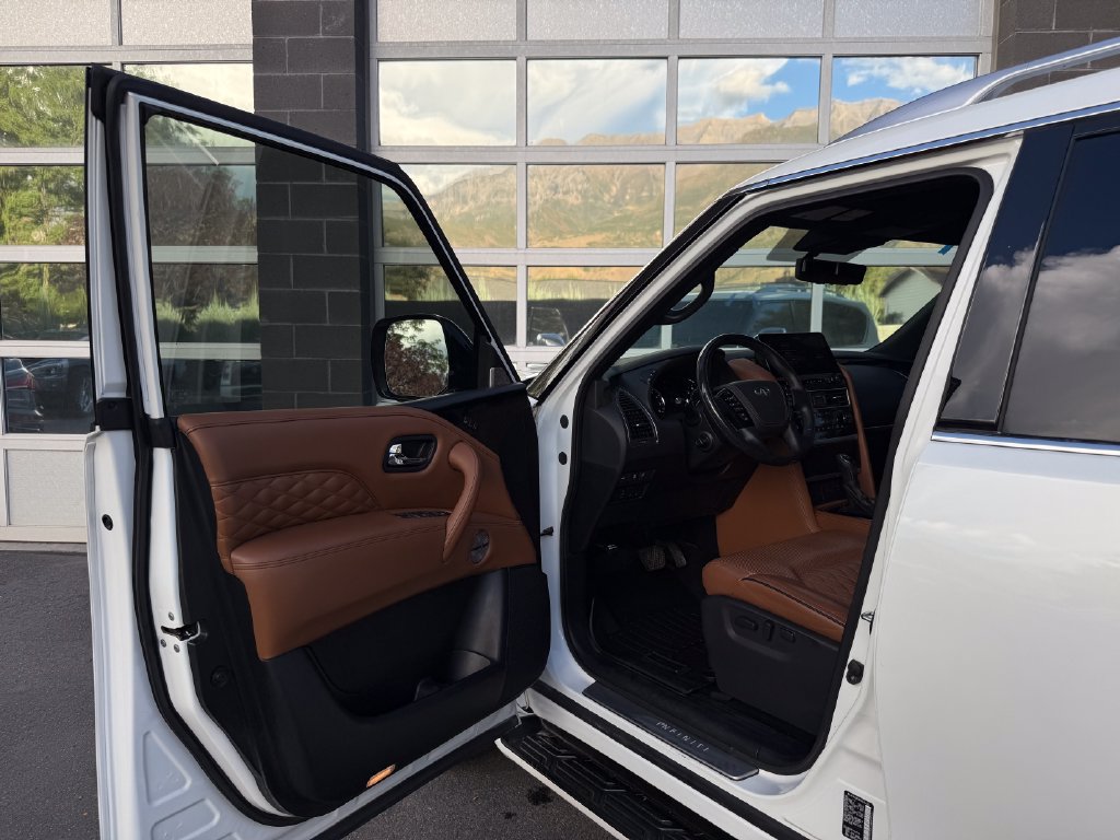 Used 2024 INFINITI QX80 Sensory w/ Cargo Package AWD/4WD image 17