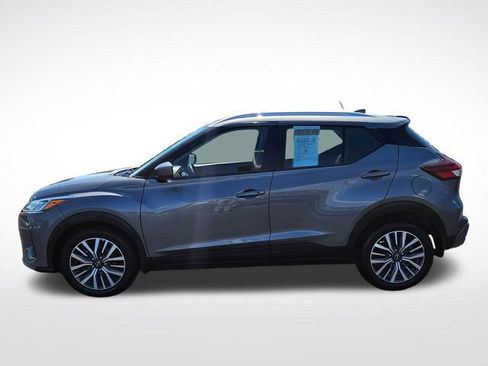 Used 2023 Nissan Kicks SV FWD image 2