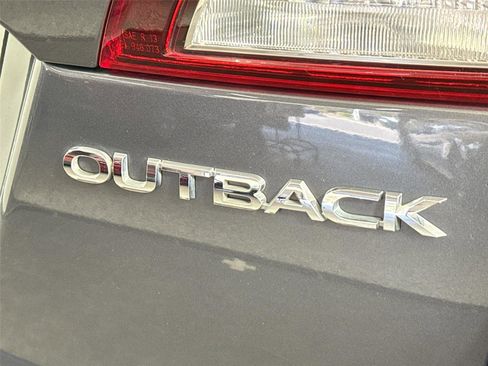Used 2018 Subaru Outback 2.5i Limited image 24