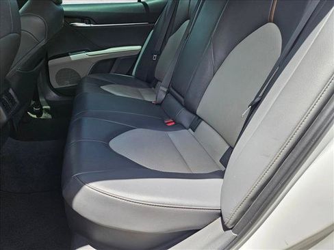 Used 2020 Toyota Camry XLE FWD image 17
