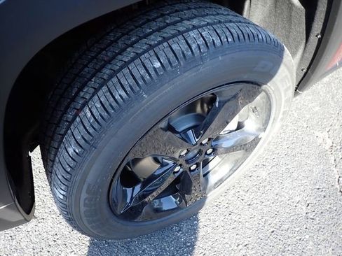 New 2025 Jeep Grand Cherokee L Altitude image 11