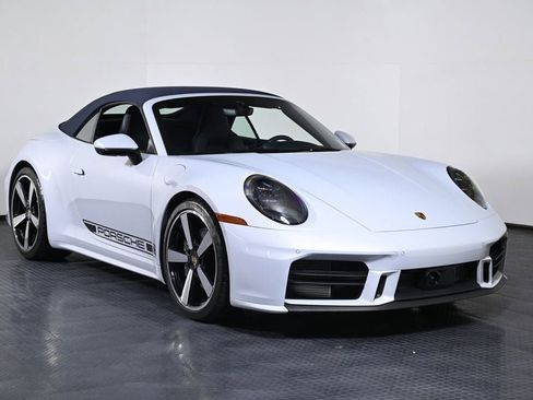 Certified 2026 Porsche 911 Carrera RWD image 9