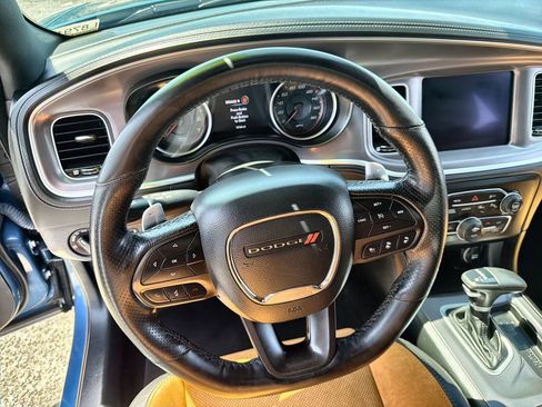 Used 2022 Dodge Charger Scat Pack w/ Dynamics Package RWD image 11