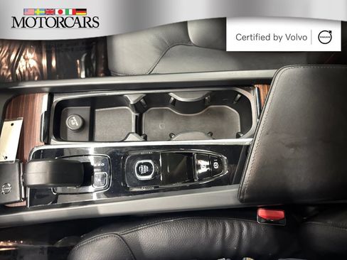 Certified 2023 Volvo XC60 B5 Plus w/ Protection Package Premier AWD/4WD image 21