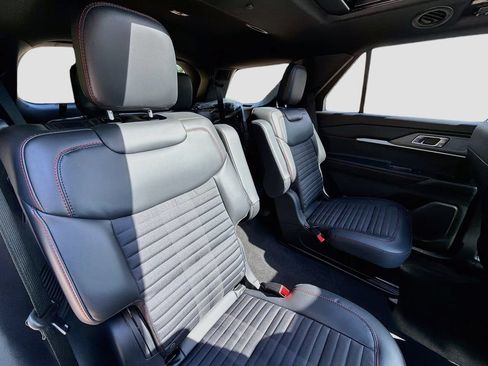 New 2026 Ford Explorer ST-Line AWD/4WD image 32
