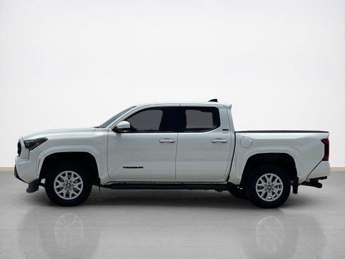 Used 2024 Toyota Tacoma SR5 AWD/4WD image 4