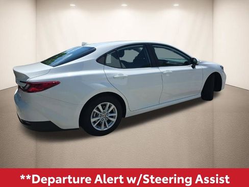 Used 2026 Toyota Camry LE FWD image 5