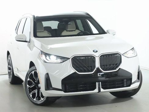 Used 2026 BMW X3 xDrive30i w/ Premium Package AWD/4WD image 2