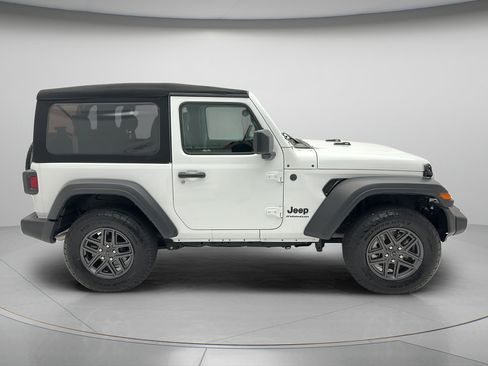 Used 2024 Jeep Wrangler Sport AWD/4WD image 3