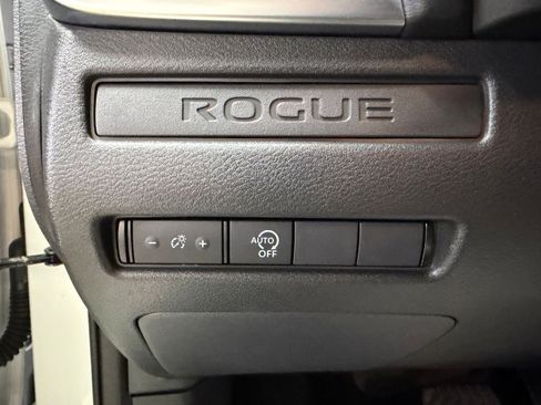Used 2024 Nissan Rogue S image 13