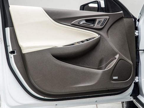 Used 2024 Chevrolet Malibu LT image 32