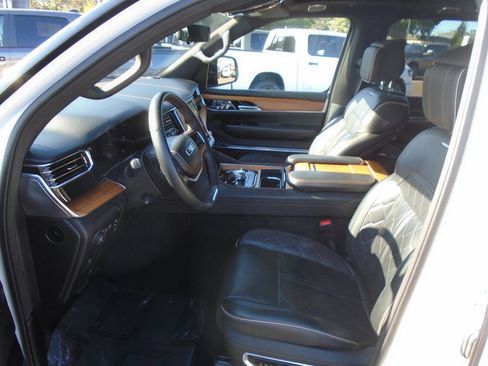 Used 2024 Jeep Grand Wagoneer L Series III image 8