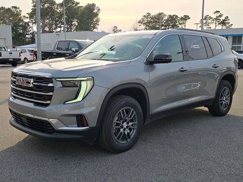 Used 2025 GMC Acadia Elevation image 7