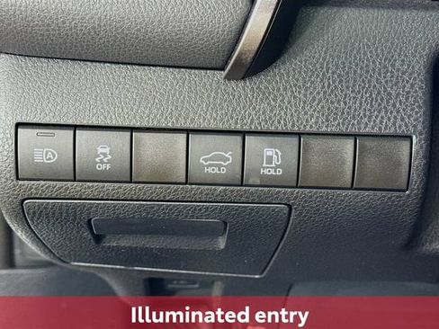 Used 2023 Toyota Camry SE FWD image 12
