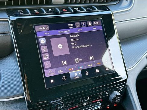 Used 2024 Jeep Grand Cherokee Altitude image 14