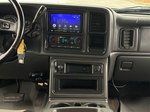 Used 2025 Toyota RAV4 LE image 17