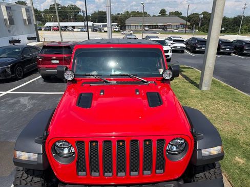 Used 2022 Jeep Wrangler Rubicon AWD/4WD image 3