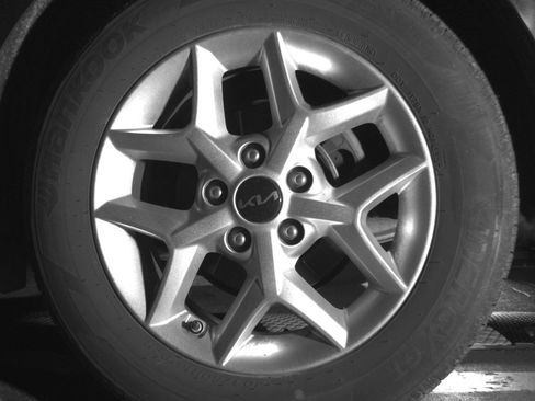 Used 2025 Kia Soul LX w/ LX Technology Package FWD image 14