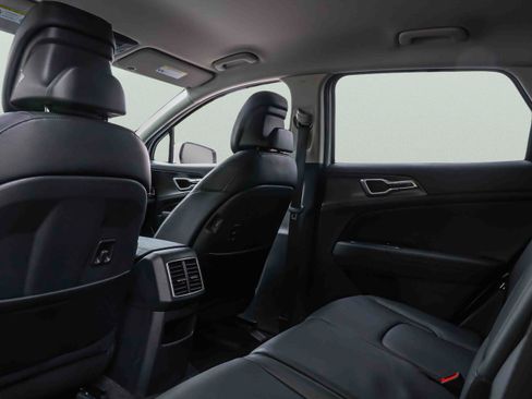 Certified 2026 Kia Sportage EX FWD image 23