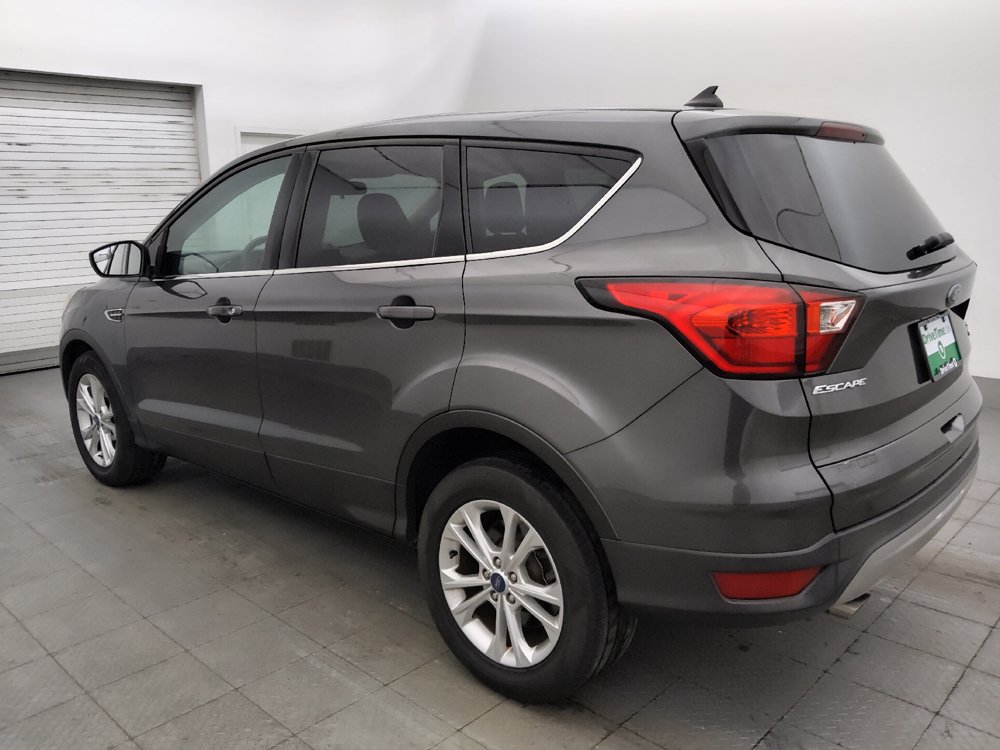 Used 2019 Ford Escape SE FWD image 3