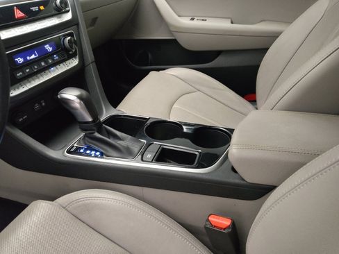 Used 2018 Hyundai Sonata Limited FWD image 26