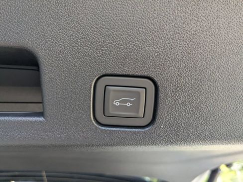 New 2027 Chevrolet Traverse LT w/ Midnight/Sport Edition FWD image 27