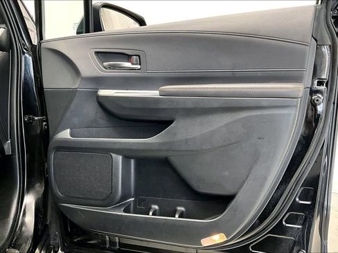Used 2022 Toyota Sienna XLE Woodland Edition AWD/4WD image 18