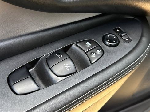 Used 2023 Nissan Murano SV image 20