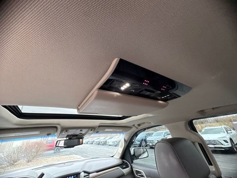 Used 2019 GMC Yukon Denali w/ Denali Ultimate Package image 13