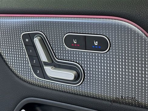 Used 2023 Mercedes-Benz EQB 350 4MATIC SUV image 27