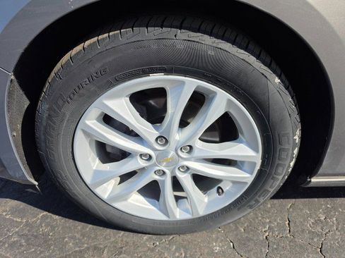 Used 2017 Chevrolet Malibu LT w/ Driver Confidence Package image 10