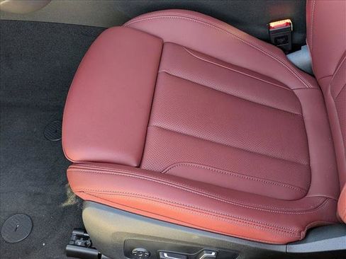 New 2026 BMW 330i xDrive Sedan w/ M Sport Package image 4