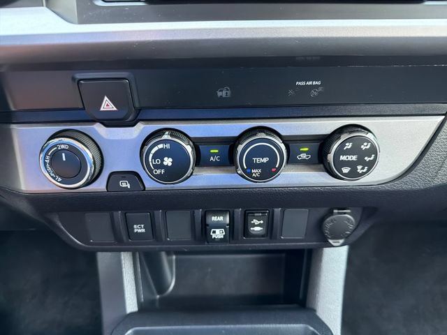 Used 2019 Toyota Tacoma SR5 AWD/4WD image 14
