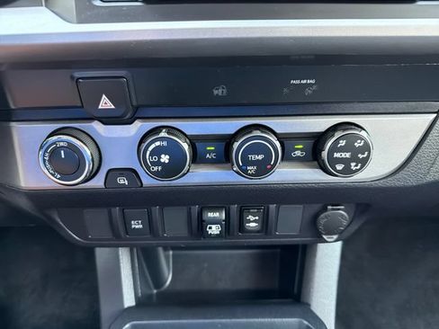 Used 2019 Toyota Tacoma SR5 AWD/4WD image 14