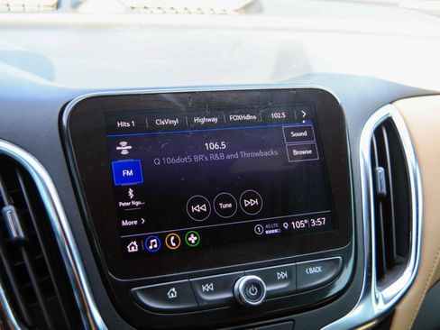 Used 2024 Chevrolet Equinox Premier FWD image 3