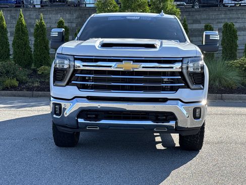 Used 2024 Chevrolet Silverado 2500 LTZ w/ LTZ Plus Package AWD/4WD image 3
