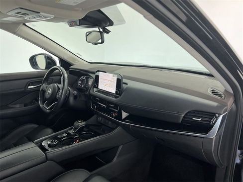 Used 2023 Nissan Rogue SL w/ SL Premium Package image 28